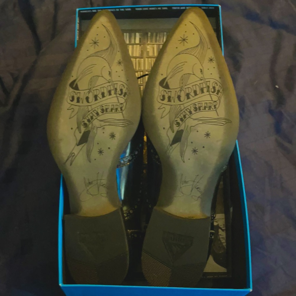 SWORDFISH
MALVERN FLUEVOG
BUMPED TOE BROGUE